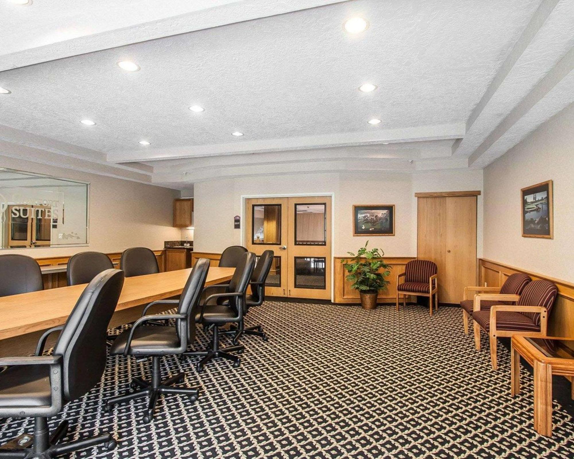 Comfort Suites Клакамас Екстериор снимка