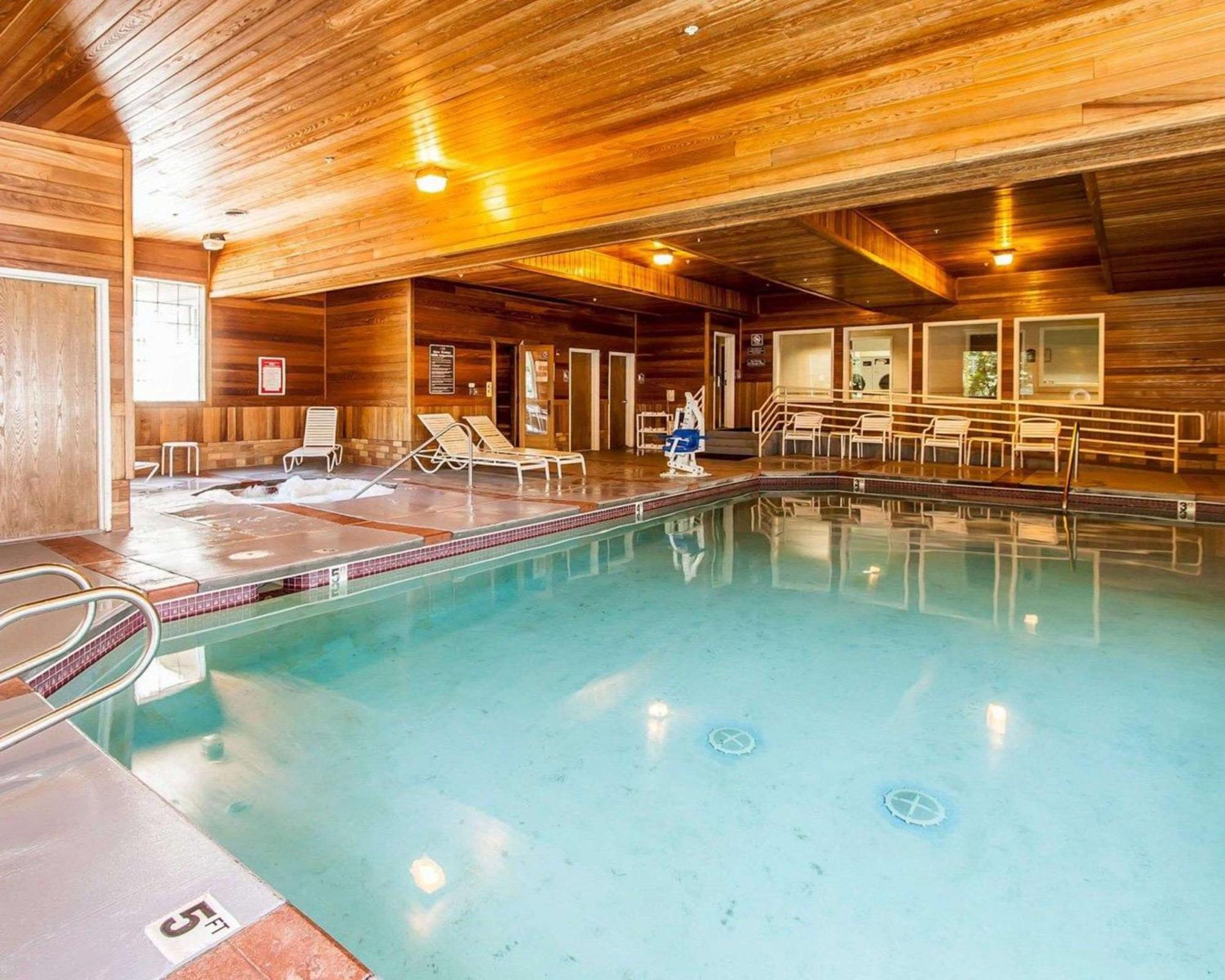 Comfort Suites Клакамас Екстериор снимка